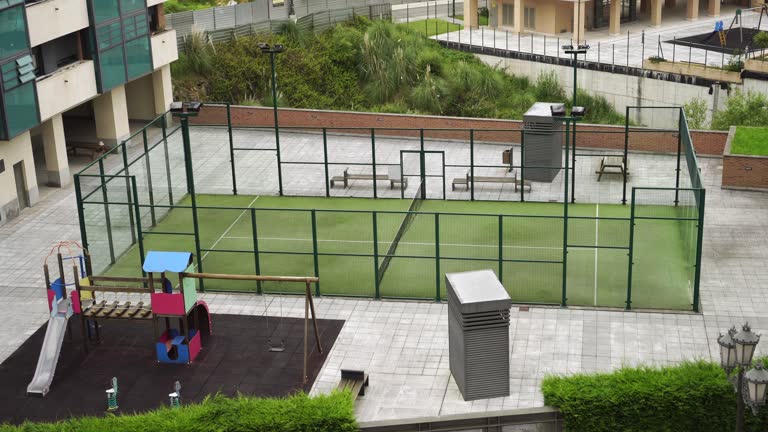 Construction d'un terrain de tennis en gazon synthétique à Nice