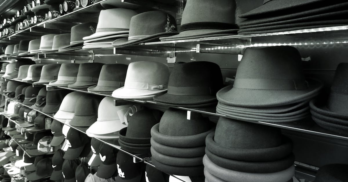 découvrez notre collection tendance de chapeaux pour tous les styles et occasions. protégez-vous du soleil avec élégance ou ajoutez une touche finale à votre tenue avec nos modèles uniques. explorez dès maintenant!