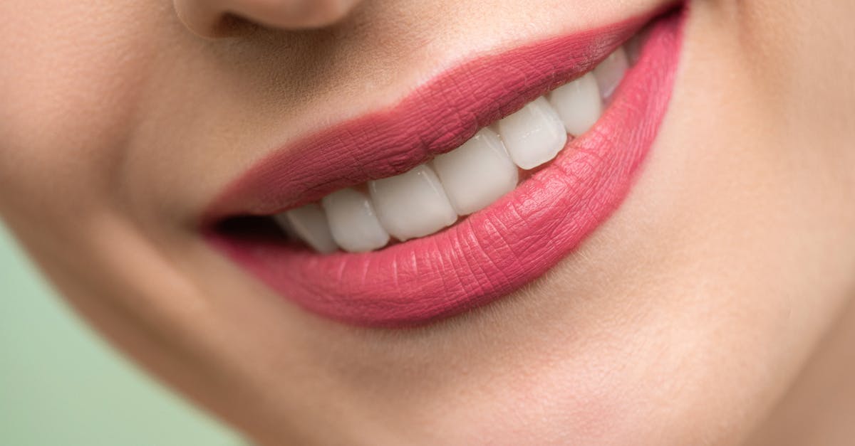 découvrez notre gamme de rouges à lèvres irrésistibles ! offrant une pigmentation riche et une tenue longue durée, nos lipsticks s'adaptent à toutes les occasions. transformez votre look avec une touche de couleur éclatante et un fini éclatant. osez l'élégance et la créativité avec nos différentes textures et nuances.