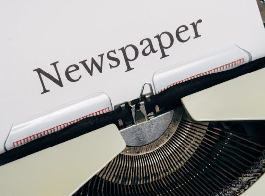 restez à jour avec les dernières actualités littéraires : découvertes d'auteurs, critiques de livres, tendances du monde littéraire et événements marquants. plongez dans l'univers des lettres et enrichissez votre passion pour la littérature.