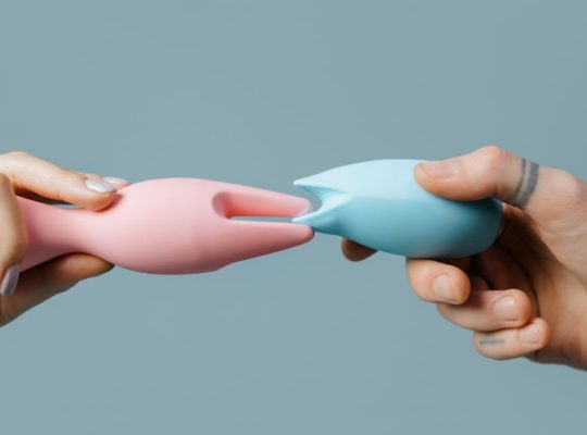 découvrez notre sélection variée de sex toys pour pimenter vos moments intimes et explorer de nouvelles sensations. que vous soyez débutant ou expérimenté, trouvez l'accessoire parfait pour votre plaisir.