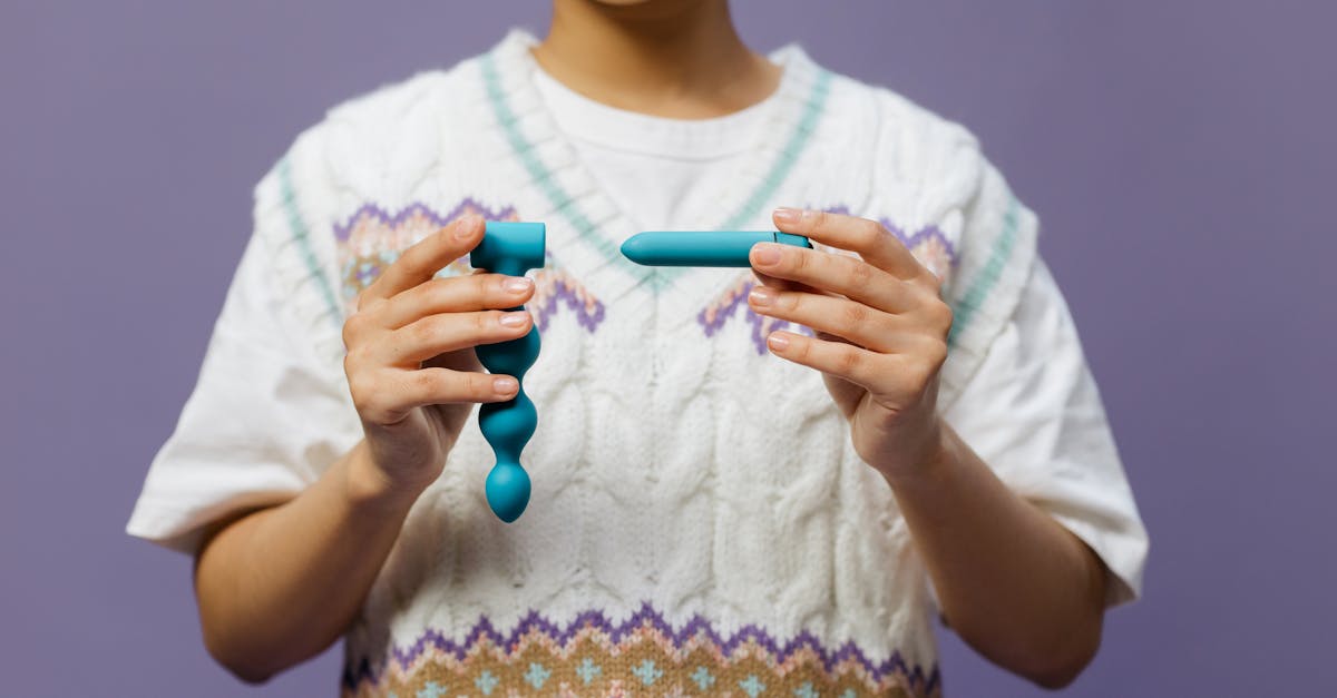 découvrez notre large sélection de sextoys pour tous les goûts et toutes les envies. que vous soyez novice ou expert, explorez des jouets érotiques de qualité qui pimenteront vos moments intimes et sauront éveiller vos sens. osez l'expérience et laissez libre cours à votre plaisir!