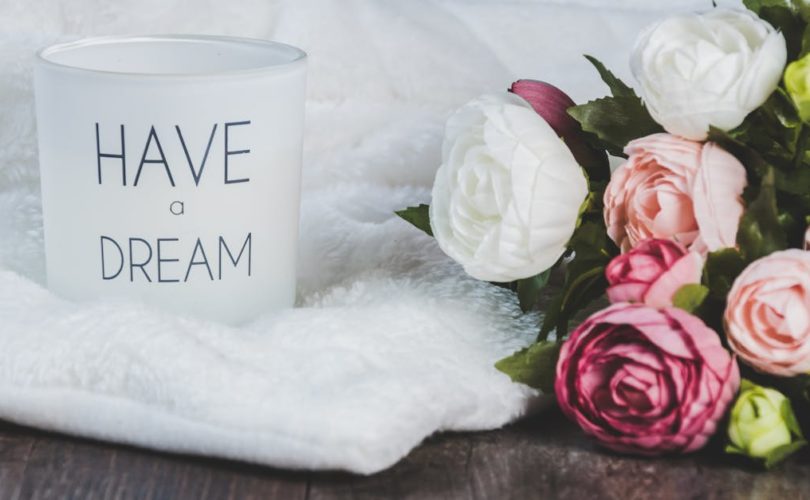 explorez l'univers fascinant des rêves, entre mystères de l'inconscient et symbolisme profond. découvrez comment interpréter vos rêves et leur impact sur votre vie quotidienne.