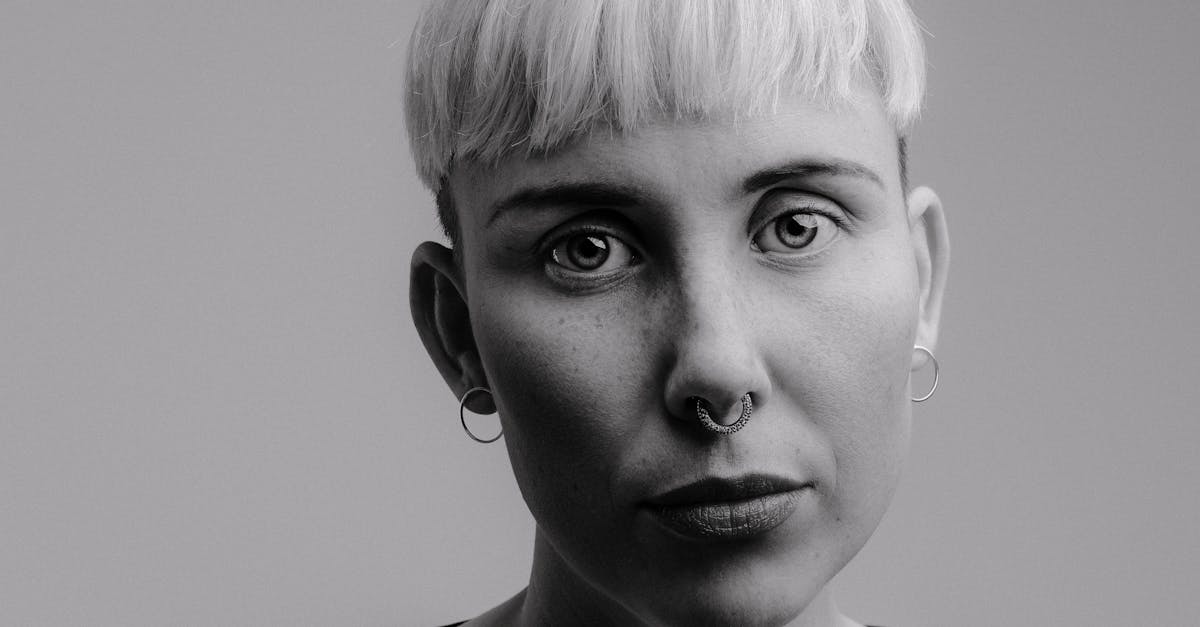 découvrez l'univers des faux piercings : une alternative tendance et sans engagement pour sublimer votre style. explorez notre collection variée, des designs élégants aux choix audacieux, pour un look unique sans douleur ni risque. idéal pour ceux qui souhaitent expérimenter avec leur apparence !