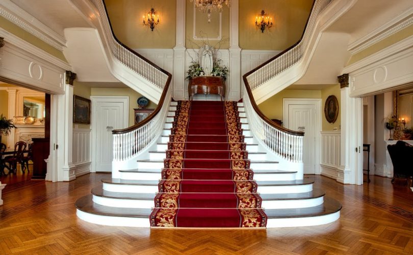 découvrez l'art du design d'intérieur avec nos conseils, tendances et inspirations pour transformer votre espace en un lieu unique et accueillant. que vous souhaitiez rénover une pièce ou repenser entièrement votre maison, notre guide vous aidera à créer un environnement qui reflète votre style et vos besoins.