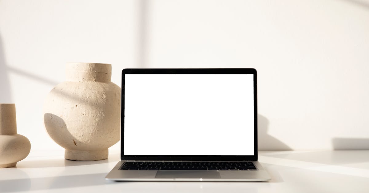 découvrez notre collection élégante de vases, parfaite pour embellir votre intérieur. que vous cherchiez des designs modernes ou classiques, nos vases sauront apporter une touche de beauté à chaque pièce de votre maison.