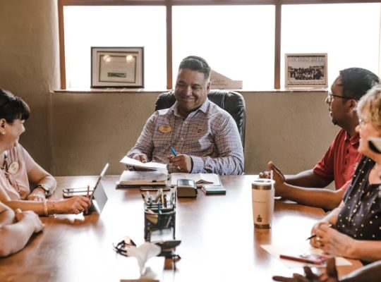 découvrez les meilleures pratiques du community management pour animer et développer votre communauté en ligne, accroître l'engagement et optimiser la présence de votre marque sur les réseaux sociaux.