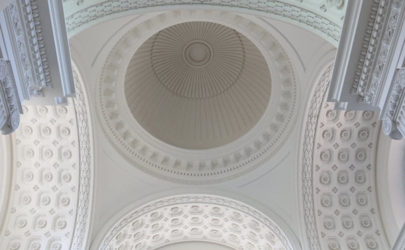 découvrez l'élégance sous toutes ses formes : conseils de style, inspirations, et secrets pour adopter une allure raffinée au quotidien.