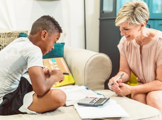 découvrez les avantages du coaching familial : améliorez la communication, renforcez les liens et surmontez ensemble les défis du quotidien pour une famille épanouie.